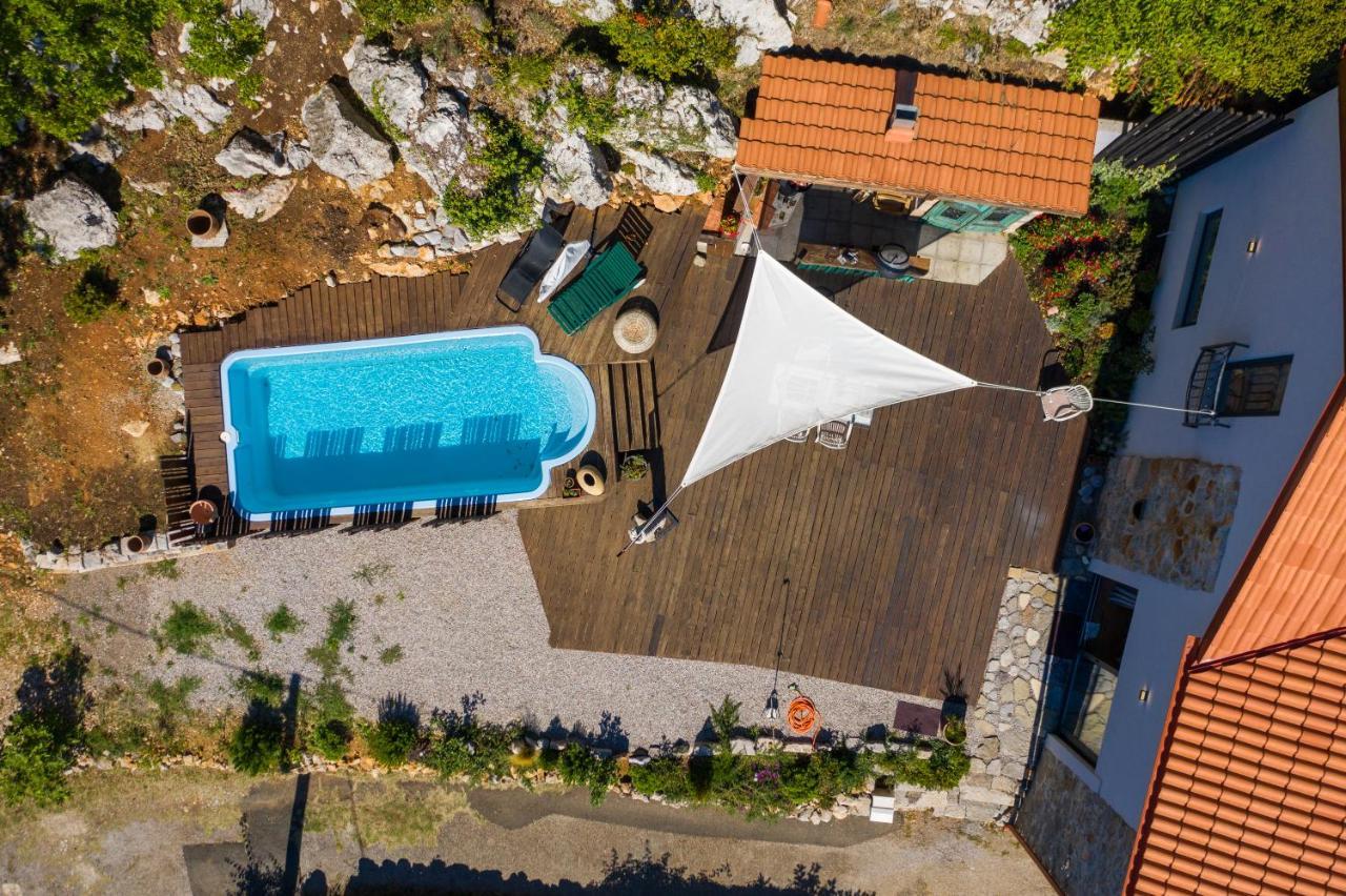 Kamen Villa *
